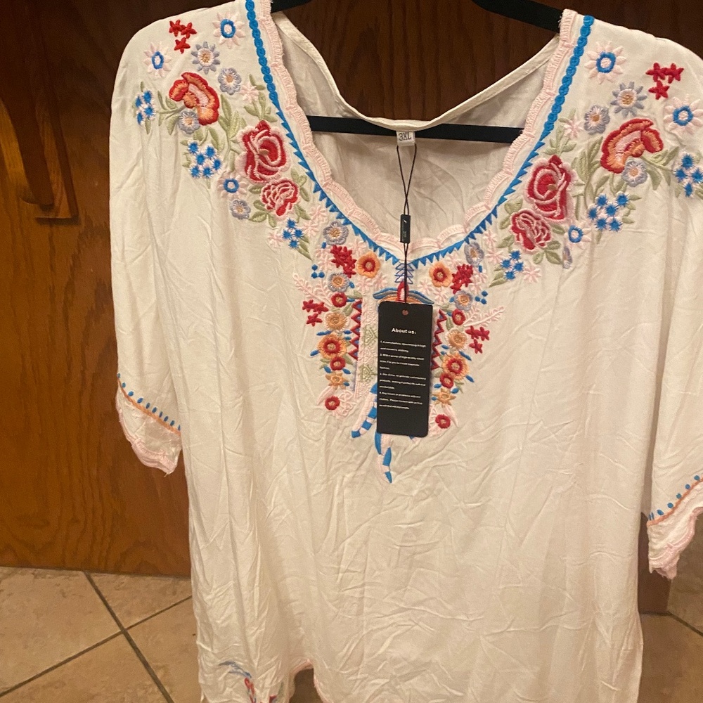 Women’s plus size embroidered Mexican top